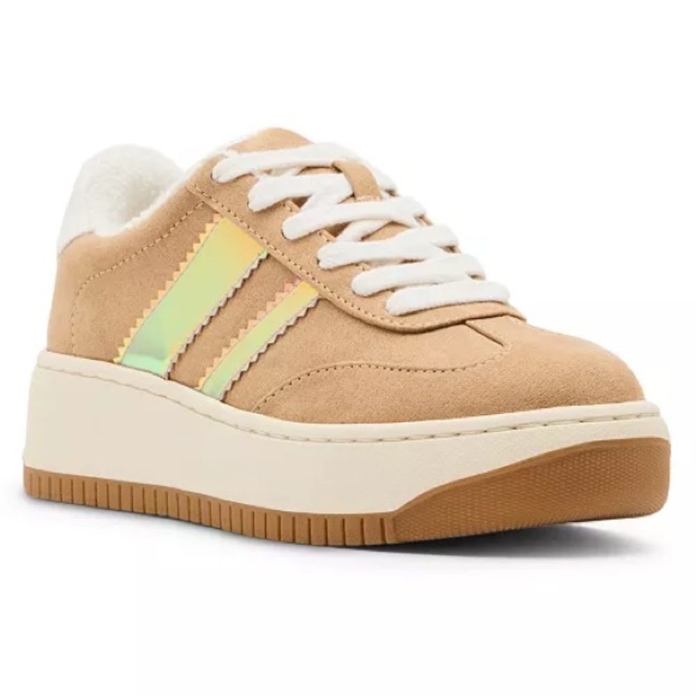 New Steve Madden Girls J-Field Platform Sneakers.  Size 13.  New without tag.